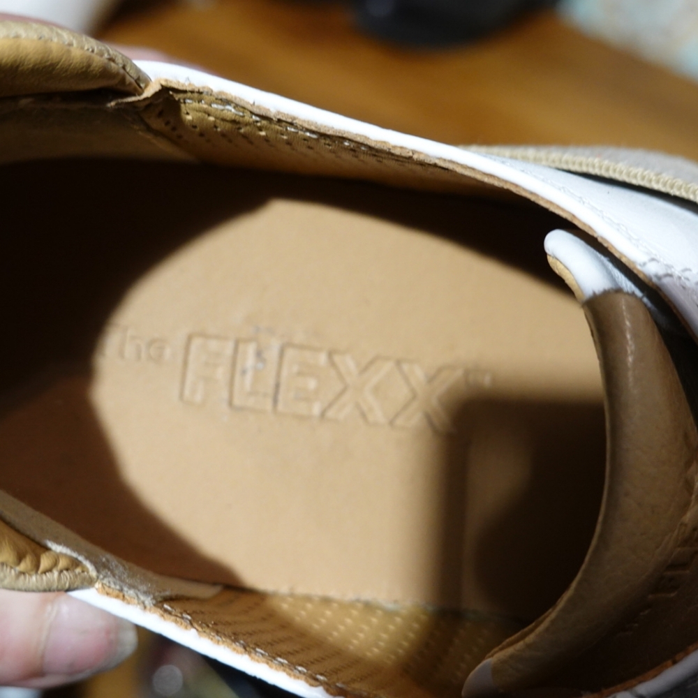 THE FLEXX White Leather Sneakers with Tan Elastic Crossing Bands, size 38 - Picture 5 of 8